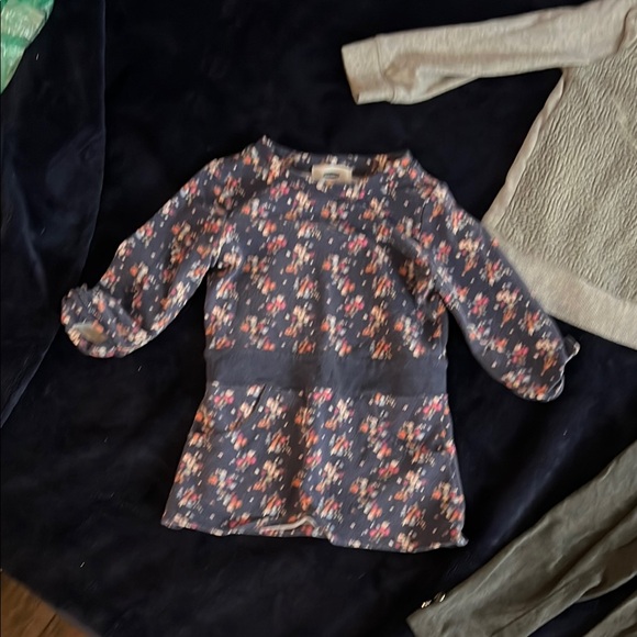 Children's Clothing Bundle - Bear Sweater, Floral Dress, Unicorn Top Lot 508 - Picture 2 of 6